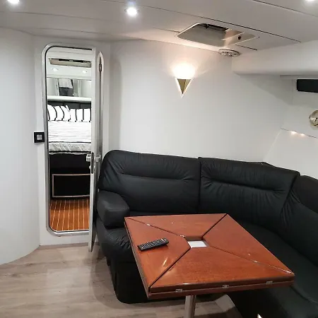 Botel Barcotel *
