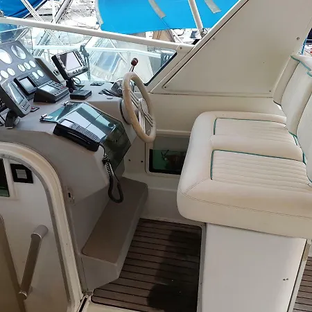 Barcotel Botel
